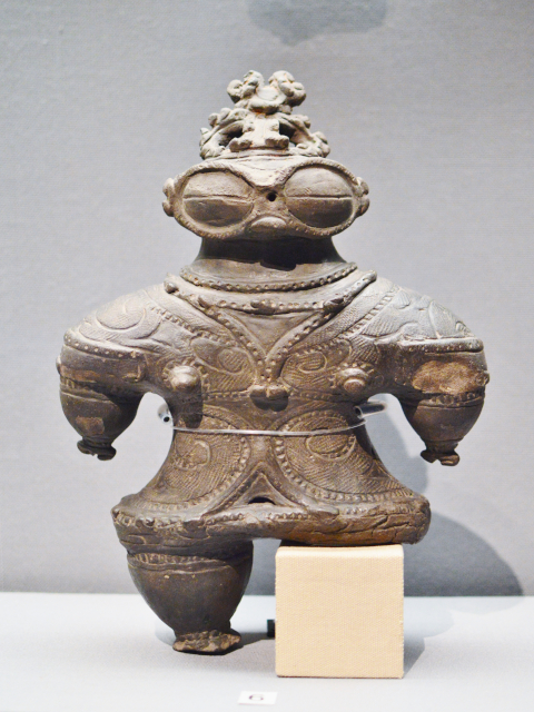 遮光器土偶（亀ヶ岡遺跡出土）